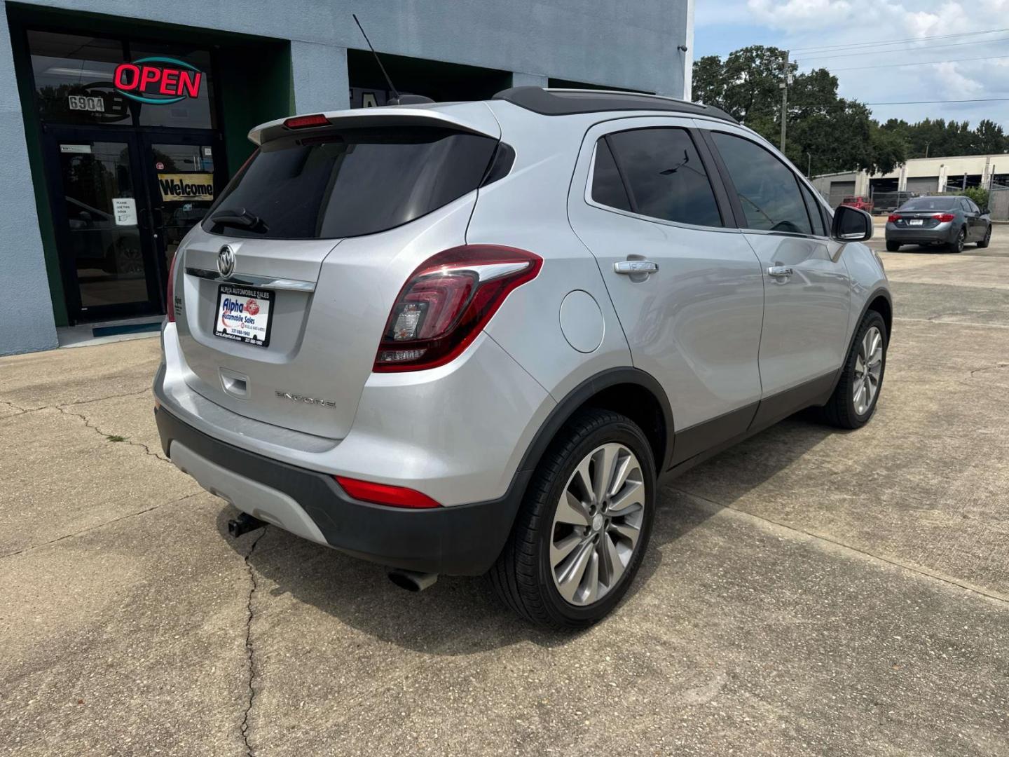 2020 Quicksilver Metallic /Ebony Buick Encore FWD 4dr Preferred (KL4CJASB1LB) , Automatic transmission, located at 6904 Johnston St., Lafayette, LA, 70503, (337) 988-1960, 30.143589, -92.100601 - Photo#13