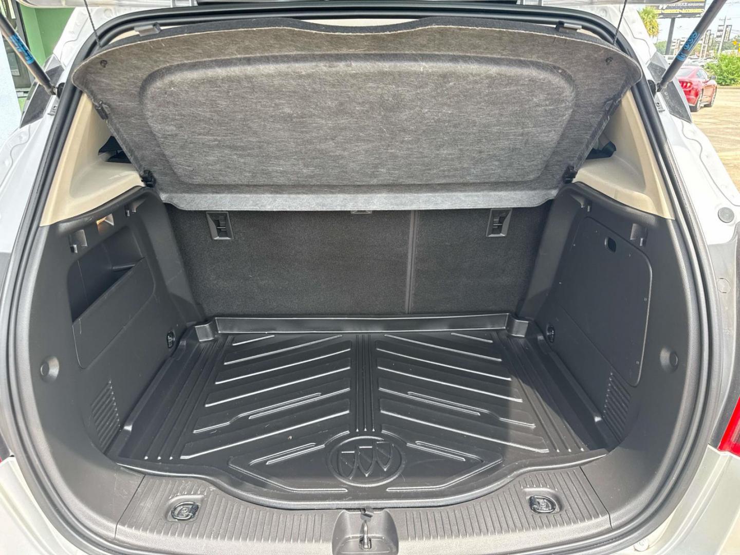 2020 Quicksilver Metallic /Ebony Buick Encore FWD 4dr Preferred (KL4CJASB1LB) , Automatic transmission, located at 6904 Johnston St., Lafayette, LA, 70503, (337) 988-1960, 30.143589, -92.100601 - Photo#14