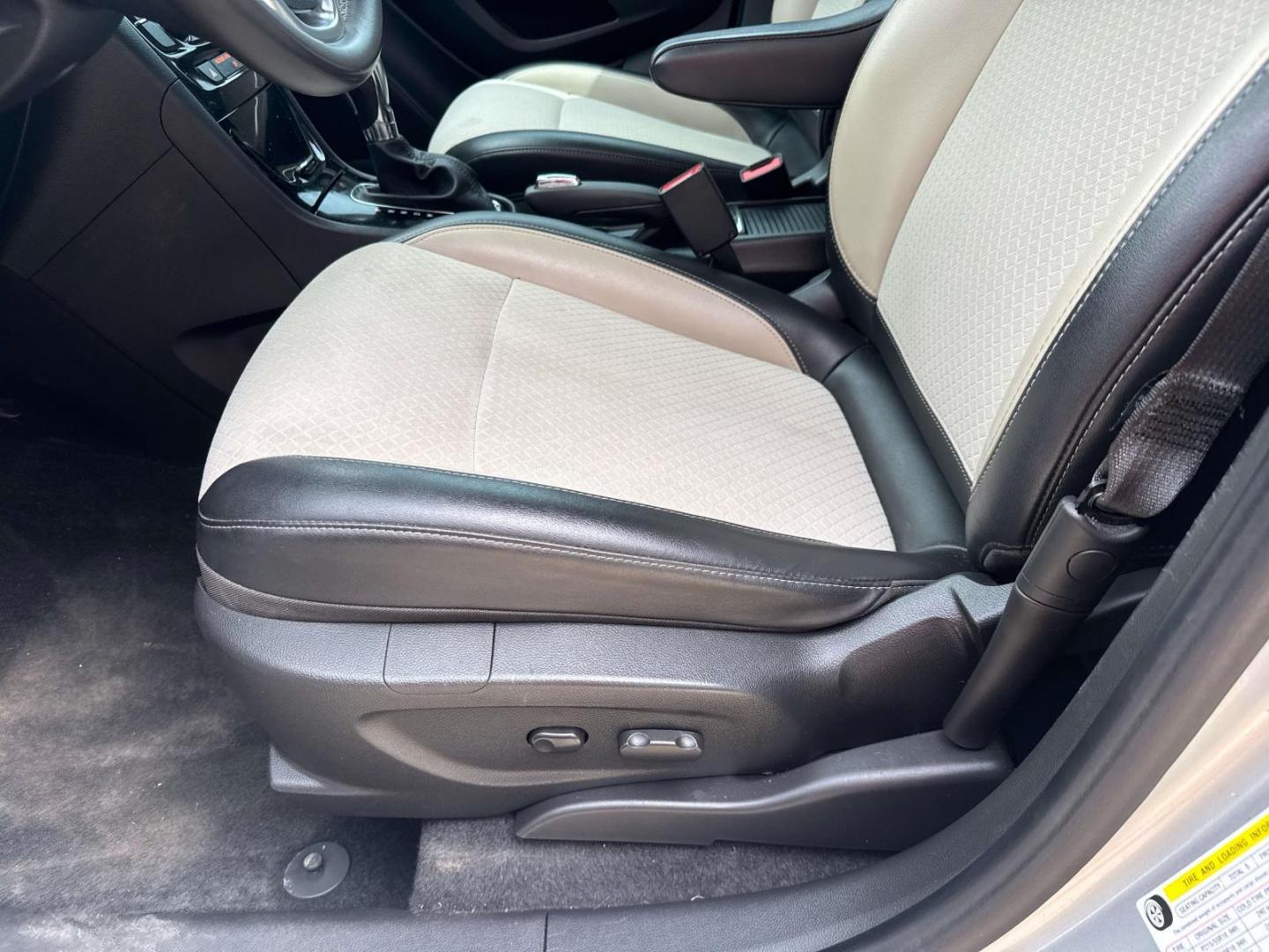 2020 Quicksilver Metallic /Ebony Buick Encore FWD 4dr Preferred (KL4CJASB1LB) , Automatic transmission, located at 6904 Johnston St., Lafayette, LA, 70503, (337) 988-1960, 30.143589, -92.100601 - Photo#22