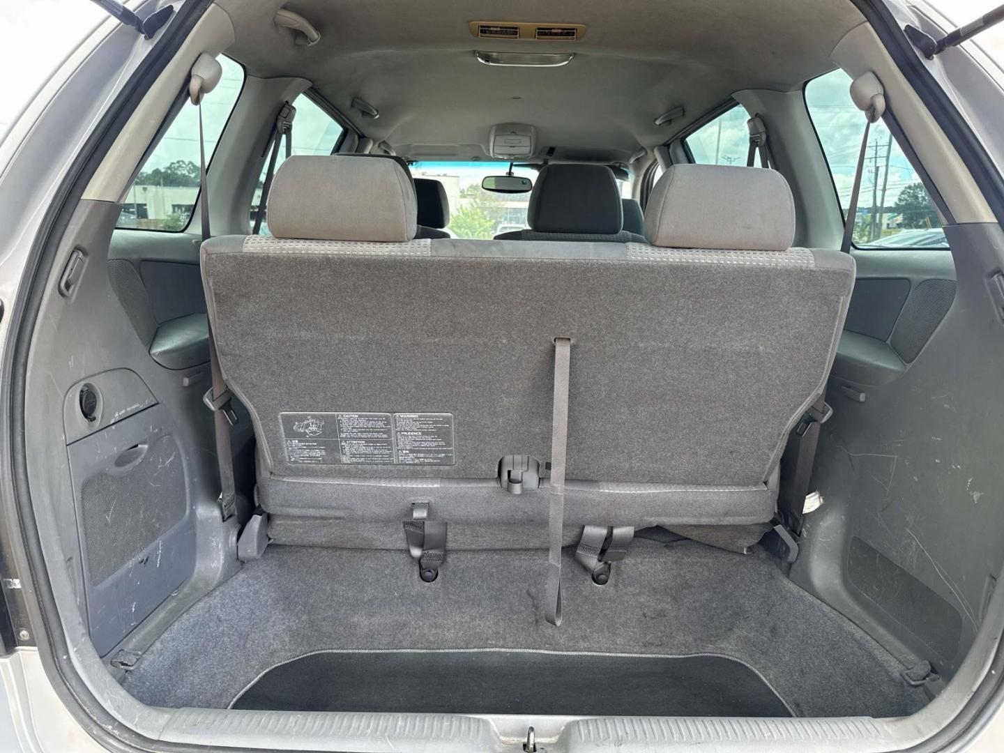 2005 Sunlight Silver Metallic /Gray Mazda MPV 4dr LX (JM3LW28J050) , Automatic transmission, located at 6904 Johnston St., Lafayette, LA, 70503, (337) 988-1960, 30.143589, -92.100601 - Photo#7
