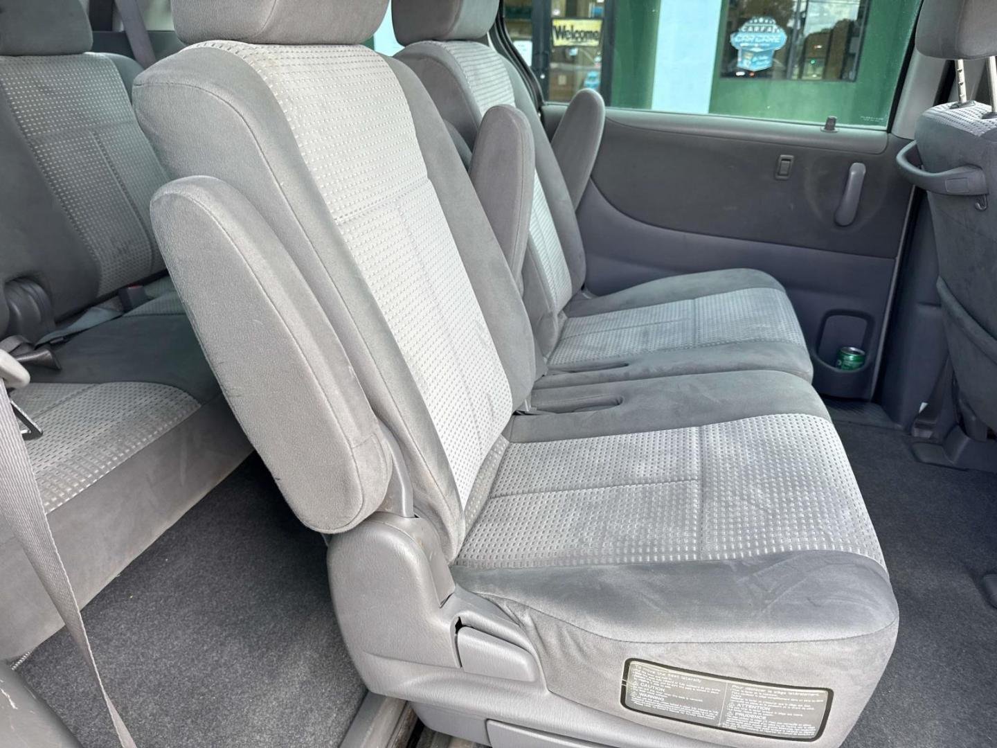 2005 Sunlight Silver Metallic /Gray Mazda MPV 4dr LX (JM3LW28J050) , Automatic transmission, located at 6904 Johnston St., Lafayette, LA, 70503, (337) 988-1960, 30.143589, -92.100601 - Photo#8