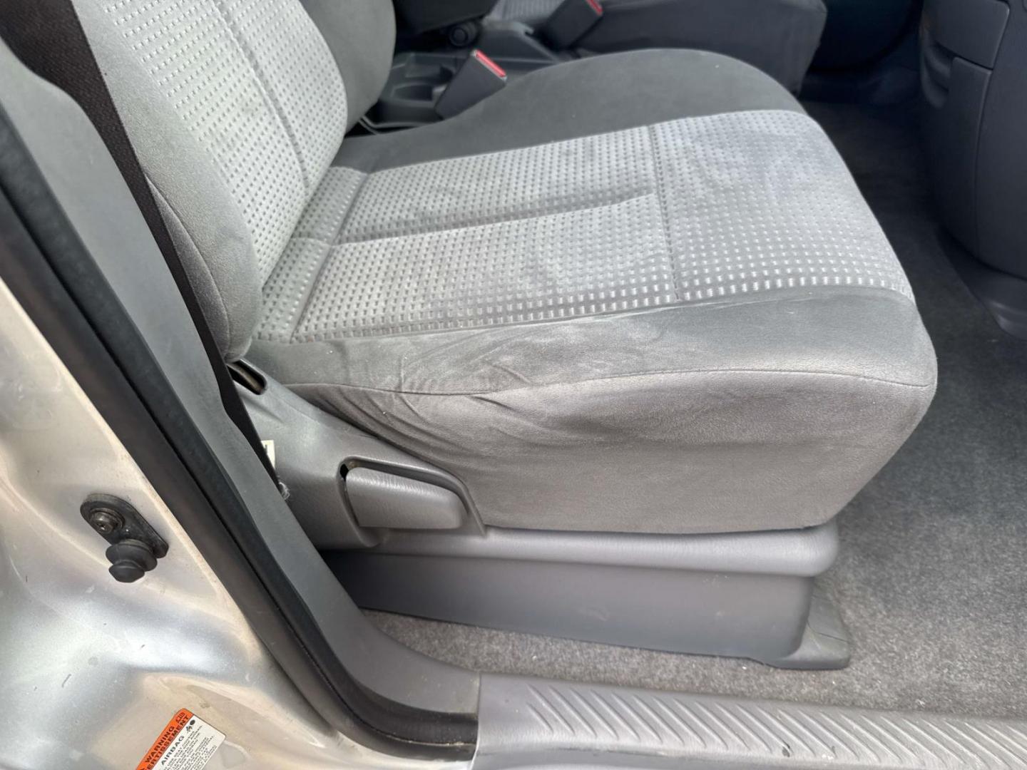 2005 Sunlight Silver Metallic /Gray Mazda MPV 4dr LX (JM3LW28J050) , Automatic transmission, located at 6904 Johnston St., Lafayette, LA, 70503, (337) 988-1960, 30.143589, -92.100601 - Photo#11