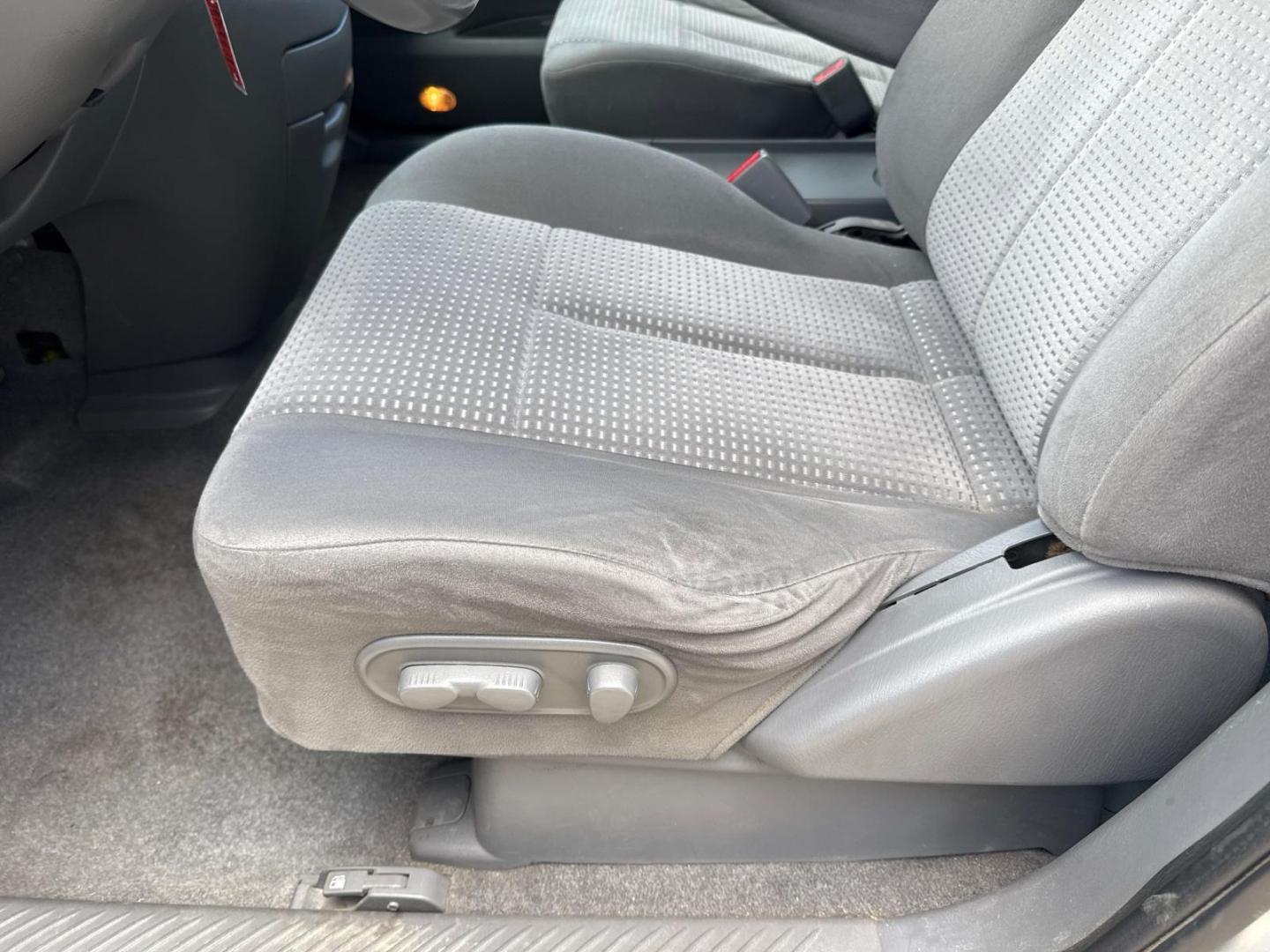 2005 Sunlight Silver Metallic /Gray Mazda MPV 4dr LX (JM3LW28J050) , Automatic transmission, located at 6904 Johnston St., Lafayette, LA, 70503, (337) 988-1960, 30.143589, -92.100601 - Photo#16