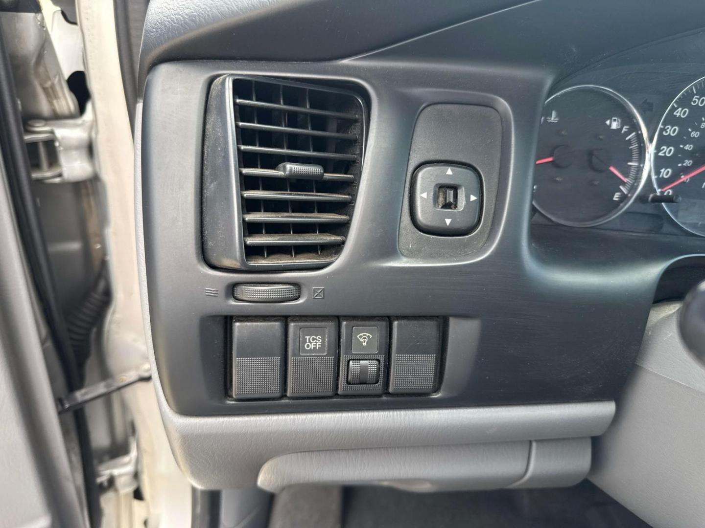 2005 Sunlight Silver Metallic /Gray Mazda MPV 4dr LX (JM3LW28J050) , Automatic transmission, located at 6904 Johnston St., Lafayette, LA, 70503, (337) 988-1960, 30.143589, -92.100601 - Photo#19