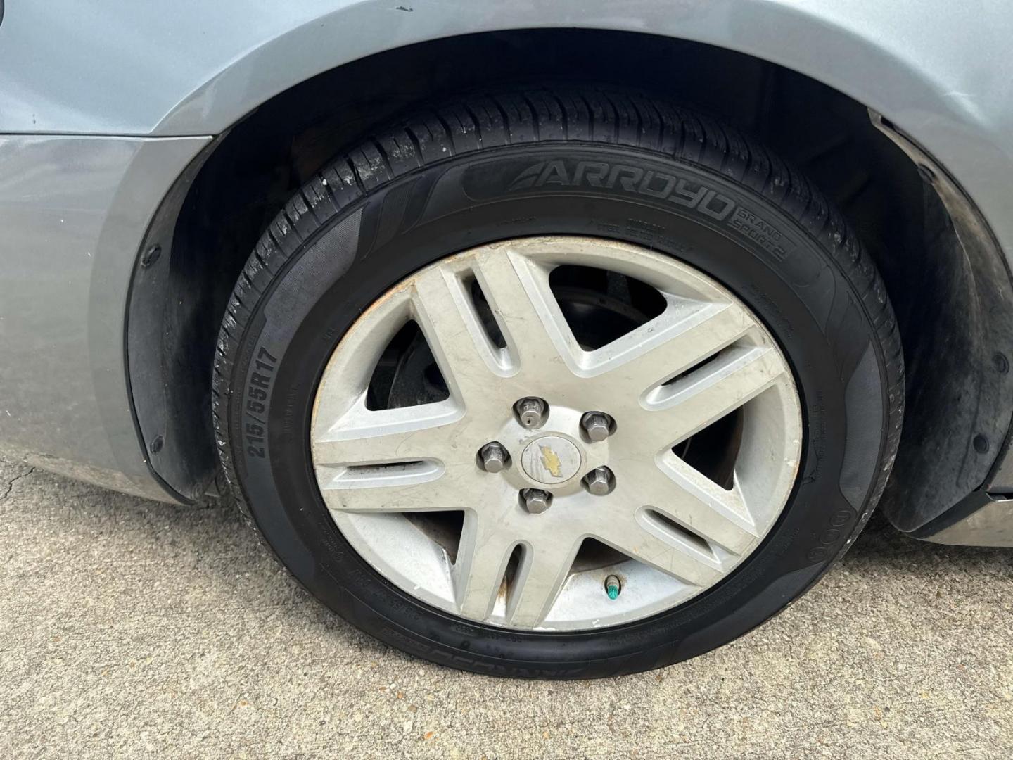 2007 Dark Silver Metallic /Ebony Chevrolet Impala 4dr Sdn LTZ (2G1WU58R279) , Automatic transmission, located at 6904 Johnston St., Lafayette, LA, 70503, (337) 988-1960, 30.143589, -92.100601 - Photo#3