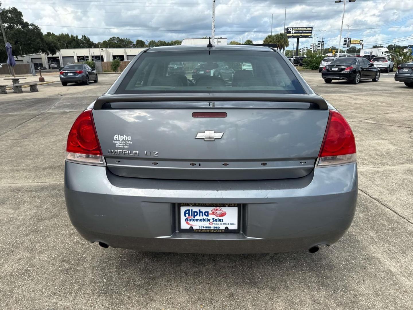 2007 Dark Silver Metallic /Ebony Chevrolet Impala 4dr Sdn LTZ (2G1WU58R279) , Automatic transmission, located at 6904 Johnston St., Lafayette, LA, 70503, (337) 988-1960, 30.143589, -92.100601 - Photo#5