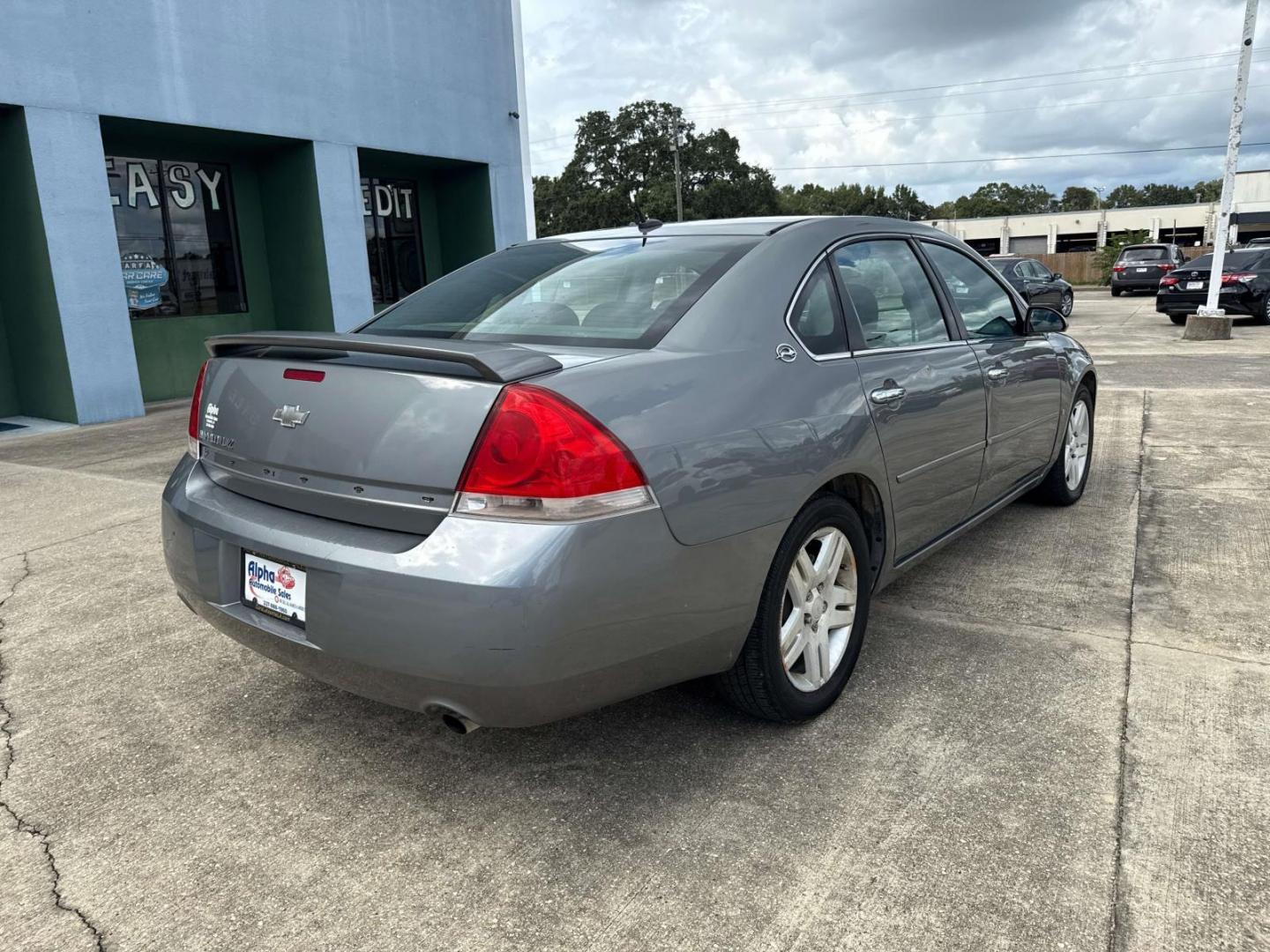 2007 Dark Silver Metallic /Ebony Chevrolet Impala 4dr Sdn LTZ (2G1WU58R279) , Automatic transmission, located at 6904 Johnston St., Lafayette, LA, 70503, (337) 988-1960, 30.143589, -92.100601 - Photo#6