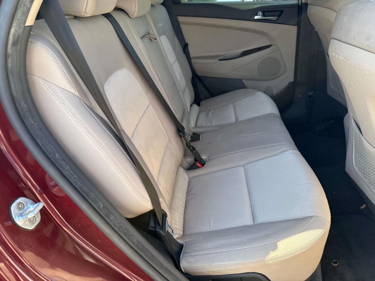 2017 Ruby Wine /Beige Hyundai Tucson SE FWD (KM8J33A44HU) , Automatic transmission, located at 6904 Johnston St., Lafayette, LA, 70503, (337) 988-1960, 30.143589, -92.100601 - Photo#8