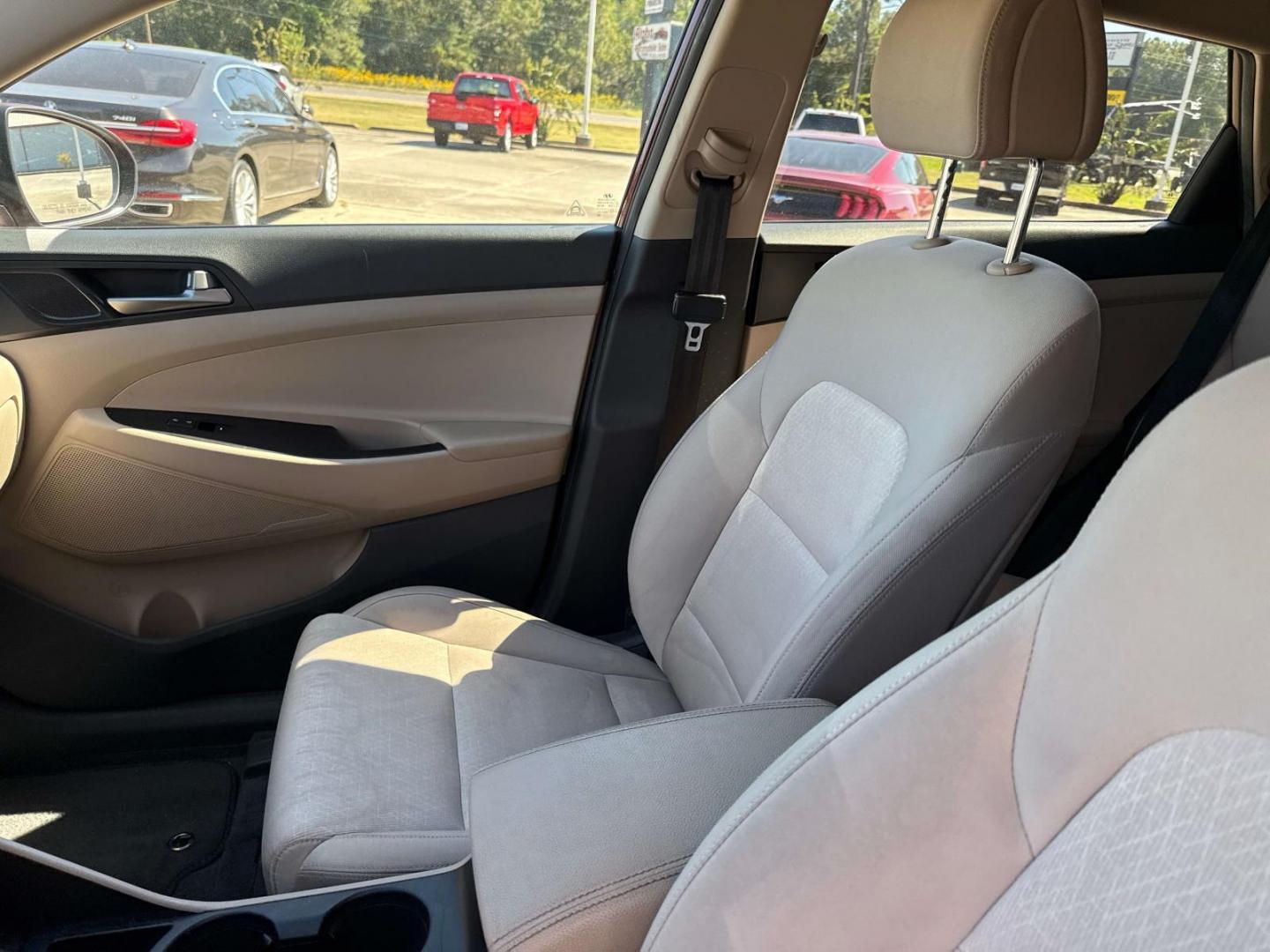 2017 Ruby Wine /Beige Hyundai Tucson SE FWD (KM8J33A44HU) , Automatic transmission, located at 6904 Johnston St., Lafayette, LA, 70503, (337) 988-1960, 30.143589, -92.100601 - Photo#14