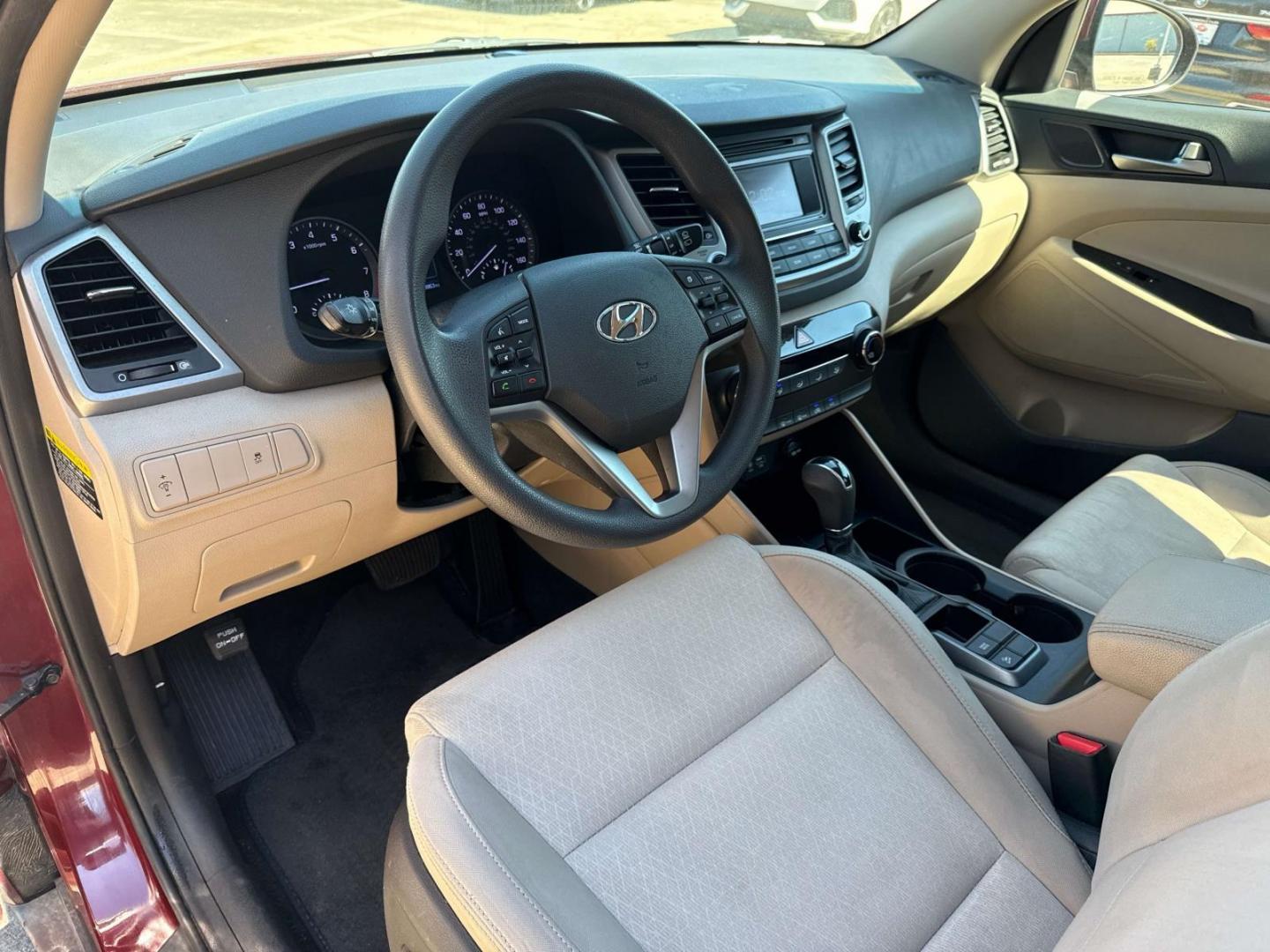 2017 Ruby Wine /Beige Hyundai Tucson SE FWD (KM8J33A44HU) , Automatic transmission, located at 6904 Johnston St., Lafayette, LA, 70503, (337) 988-1960, 30.143589, -92.100601 - Photo#18