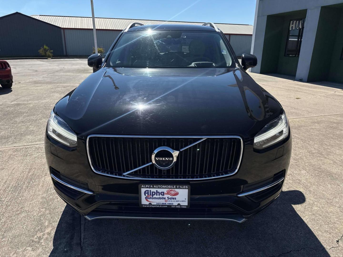 2018 Onyx Black Metallic /Blond Volvo XC90 T6 AWD 7-Passenger Momentum (YV4A22PK9J1) , Automatic transmission, located at 6904 Johnston St., Lafayette, LA, 70503, (337) 988-1960, 30.143589, -92.100601 - Photo#1