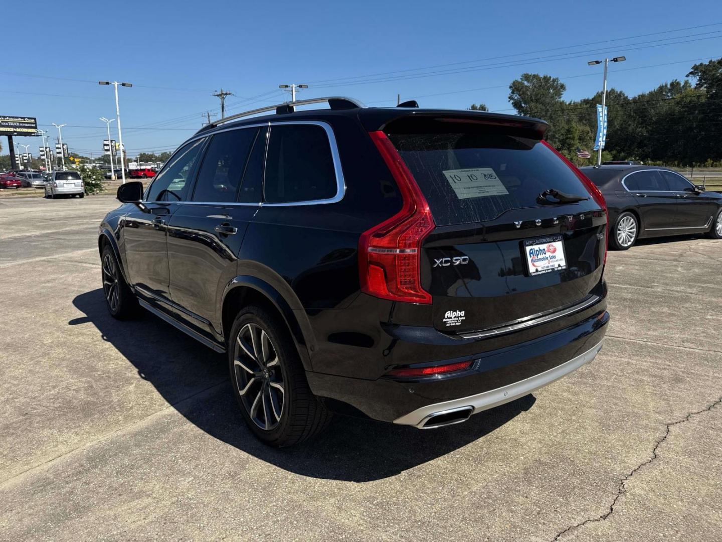 2018 Onyx Black Metallic /Blond Volvo XC90 T6 AWD 7-Passenger Momentum (YV4A22PK9J1) , Automatic transmission, located at 6904 Johnston St., Lafayette, LA, 70503, (337) 988-1960, 30.143589, -92.100601 - Photo#4