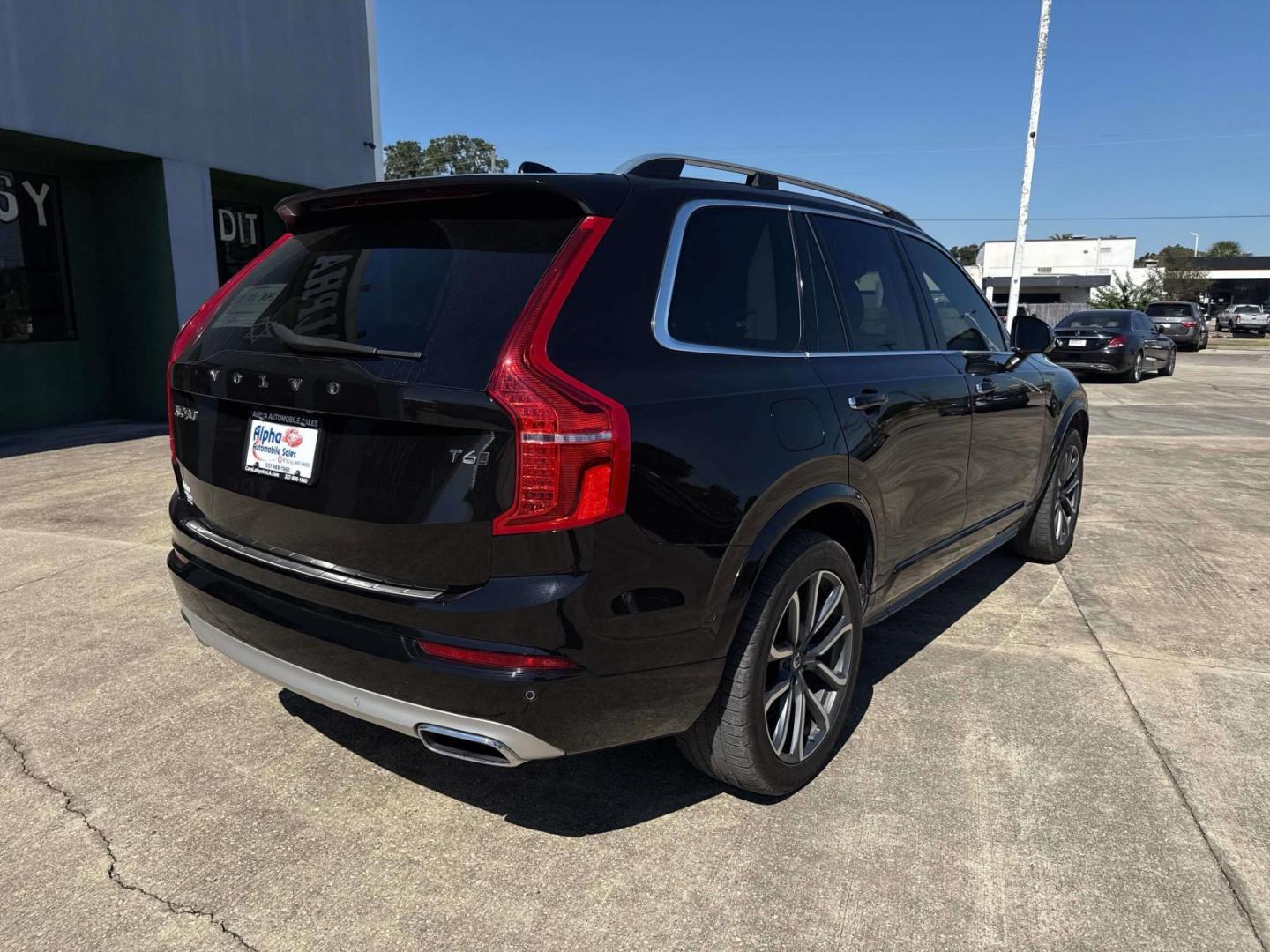 2018 Onyx Black Metallic /Blond Volvo XC90 T6 AWD 7-Passenger Momentum (YV4A22PK9J1) , Automatic transmission, located at 6904 Johnston St., Lafayette, LA, 70503, (337) 988-1960, 30.143589, -92.100601 - Photo#6