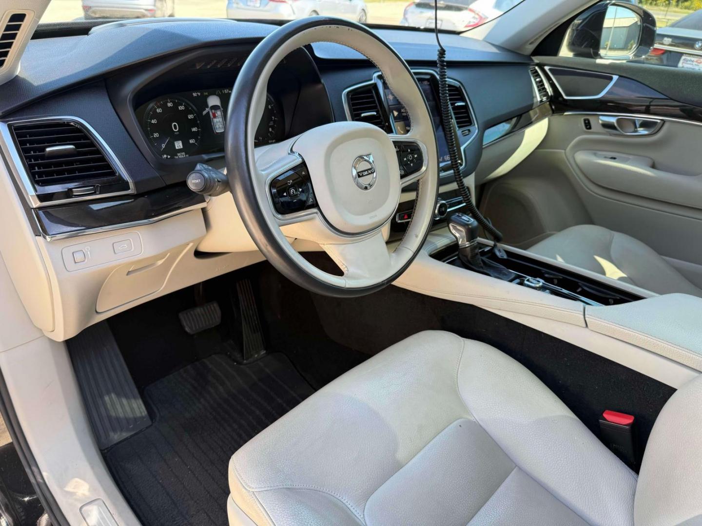 2018 Onyx Black Metallic /Blond Volvo XC90 T6 AWD 7-Passenger Momentum (YV4A22PK9J1) , Automatic transmission, located at 6904 Johnston St., Lafayette, LA, 70503, (337) 988-1960, 30.143589, -92.100601 - Photo#19
