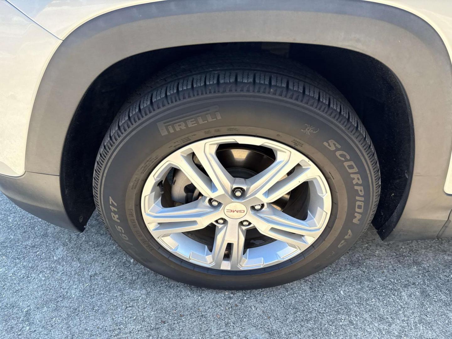 2019 Quicksilver Metallic /Jet Black GMC Terrain FWD 4dr SLE (3GKALMEV8KL) , Automatic transmission, located at 6904 Johnston St., Lafayette, LA, 70503, (337) 988-1960, 30.143589, -92.100601 - Photo#3