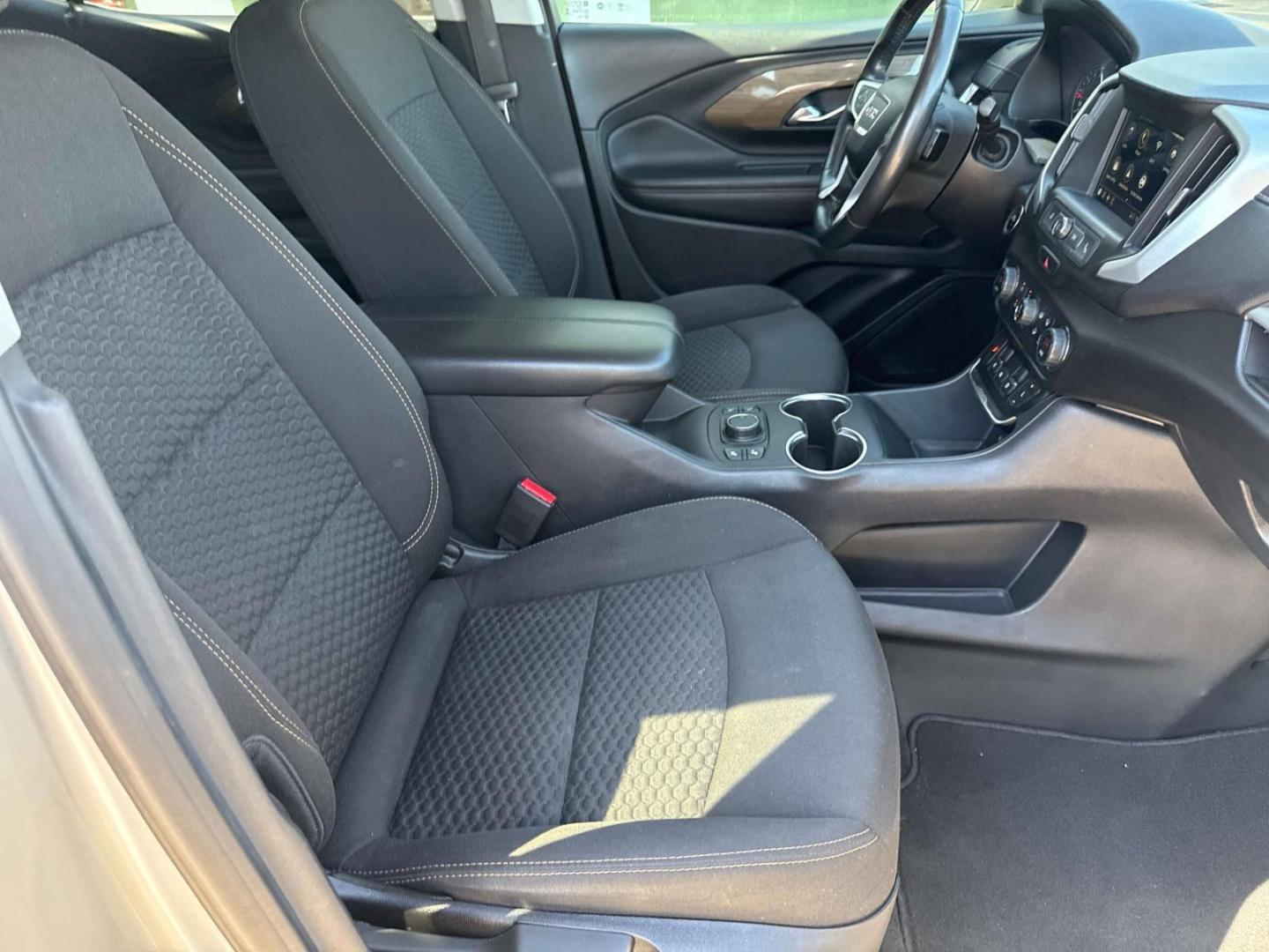 2019 Quicksilver Metallic /Jet Black GMC Terrain FWD 4dr SLE (3GKALMEV8KL) , Automatic transmission, located at 6904 Johnston St., Lafayette, LA, 70503, (337) 988-1960, 30.143589, -92.100601 - Photo#11