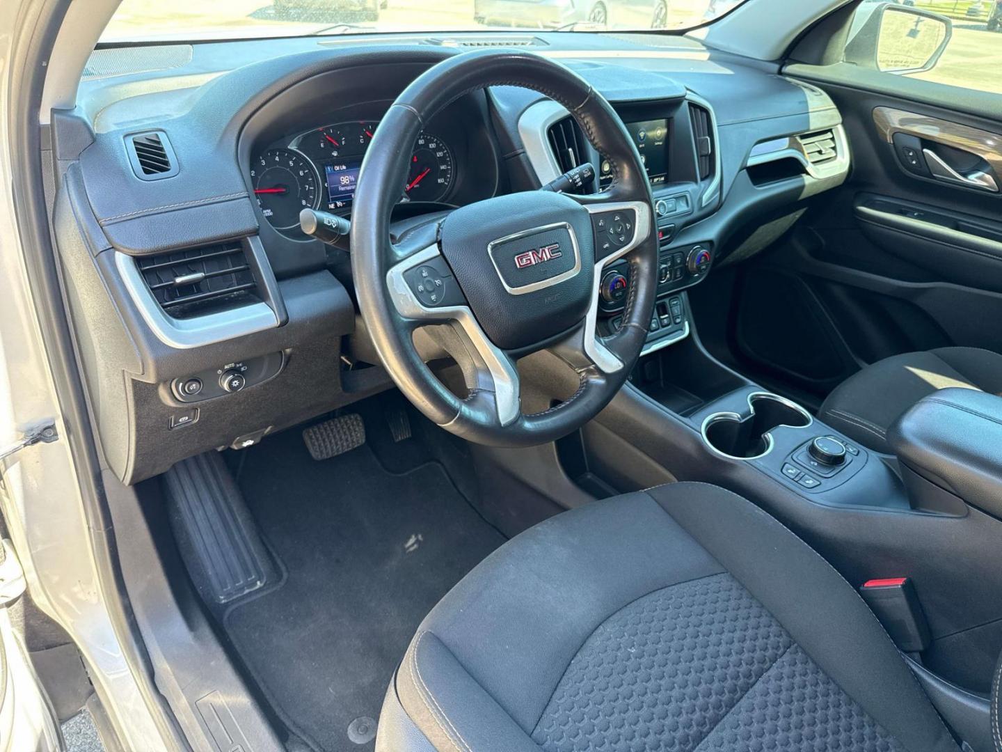 2019 Quicksilver Metallic /Jet Black GMC Terrain FWD 4dr SLE (3GKALMEV8KL) , Automatic transmission, located at 6904 Johnston St., Lafayette, LA, 70503, (337) 988-1960, 30.143589, -92.100601 - Photo#19