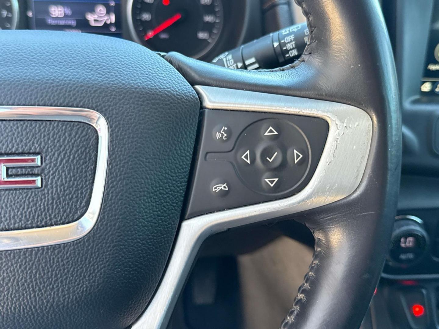 2019 Quicksilver Metallic /Jet Black GMC Terrain FWD 4dr SLE (3GKALMEV8KL) , Automatic transmission, located at 6904 Johnston St., Lafayette, LA, 70503, (337) 988-1960, 30.143589, -92.100601 - Photo#22