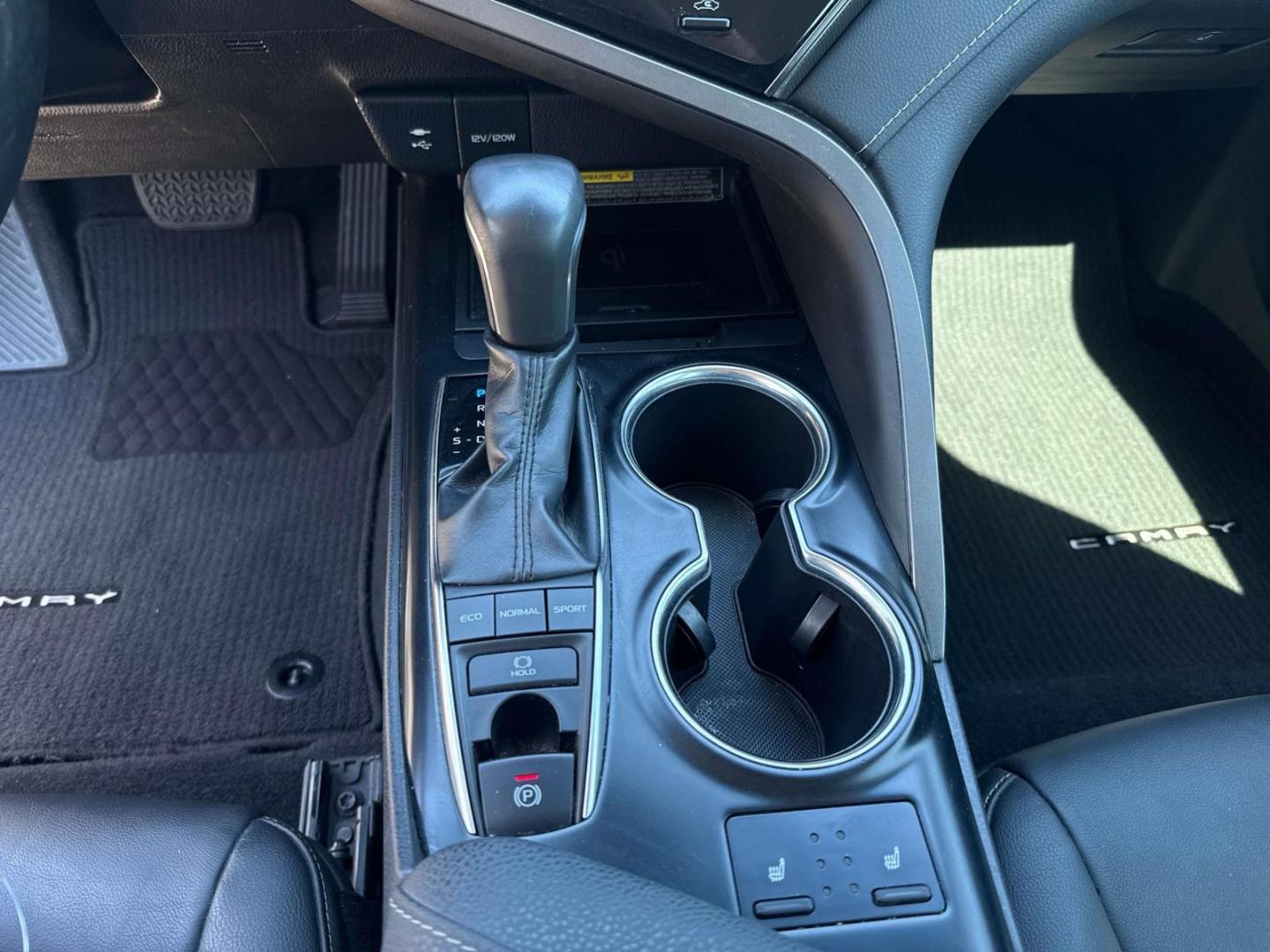 2019 Celestial Silver/Midnight Black Metallic /Ash Toyota Camry XSE Auto (Natl) (4T1B61HK6KU) , Automatic transmission, located at 6904 Johnston St., Lafayette, LA, 70503, (337) 988-1960, 30.143589, -92.100601 - Photo#24