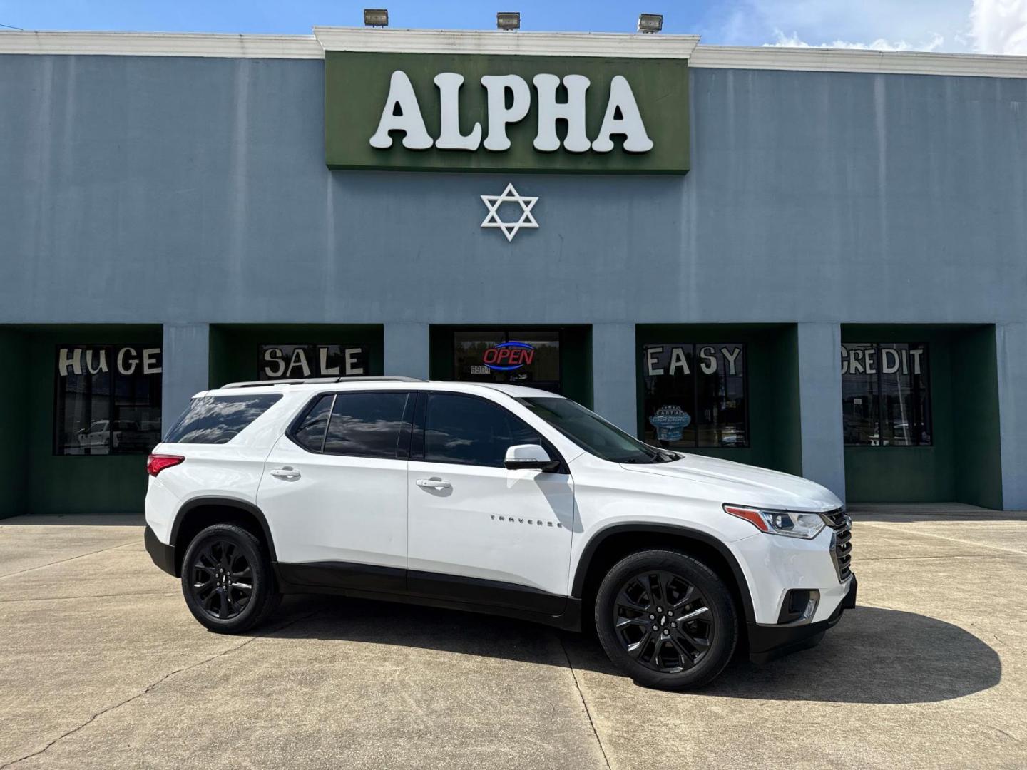 2020 Summit White /Jet Black Chevrolet Traverse FWD 4dr RS (1GNERJKWXLJ) , Automatic transmission, located at 6904 Johnston St., Lafayette, LA, 70503, (337) 988-1960, 30.143589, -92.100601 - Photo#0