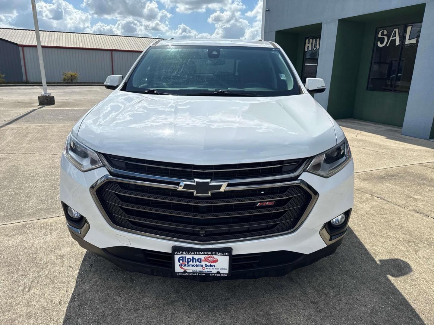 2020 Summit White /Jet Black Chevrolet Traverse FWD 4dr RS (1GNERJKWXLJ) , Automatic transmission, located at 6904 Johnston St., Lafayette, LA, 70503, (337) 988-1960, 30.143589, -92.100601 - Photo#1