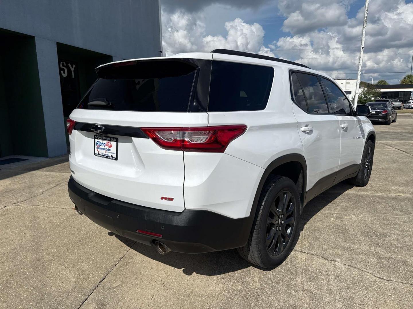 2020 Summit White /Jet Black Chevrolet Traverse FWD 4dr RS (1GNERJKWXLJ) , Automatic transmission, located at 6904 Johnston St., Lafayette, LA, 70503, (337) 988-1960, 30.143589, -92.100601 - Photo#6