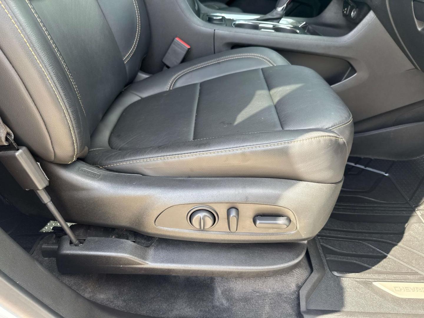 2020 Summit White /Jet Black Chevrolet Traverse FWD 4dr RS (1GNERJKWXLJ) , Automatic transmission, located at 6904 Johnston St., Lafayette, LA, 70503, (337) 988-1960, 30.143589, -92.100601 - Photo#10