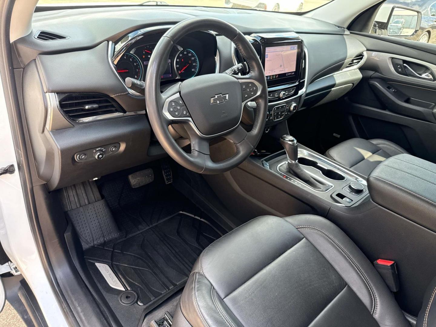 2020 Summit White /Jet Black Chevrolet Traverse FWD 4dr RS (1GNERJKWXLJ) , Automatic transmission, located at 6904 Johnston St., Lafayette, LA, 70503, (337) 988-1960, 30.143589, -92.100601 - Photo#17