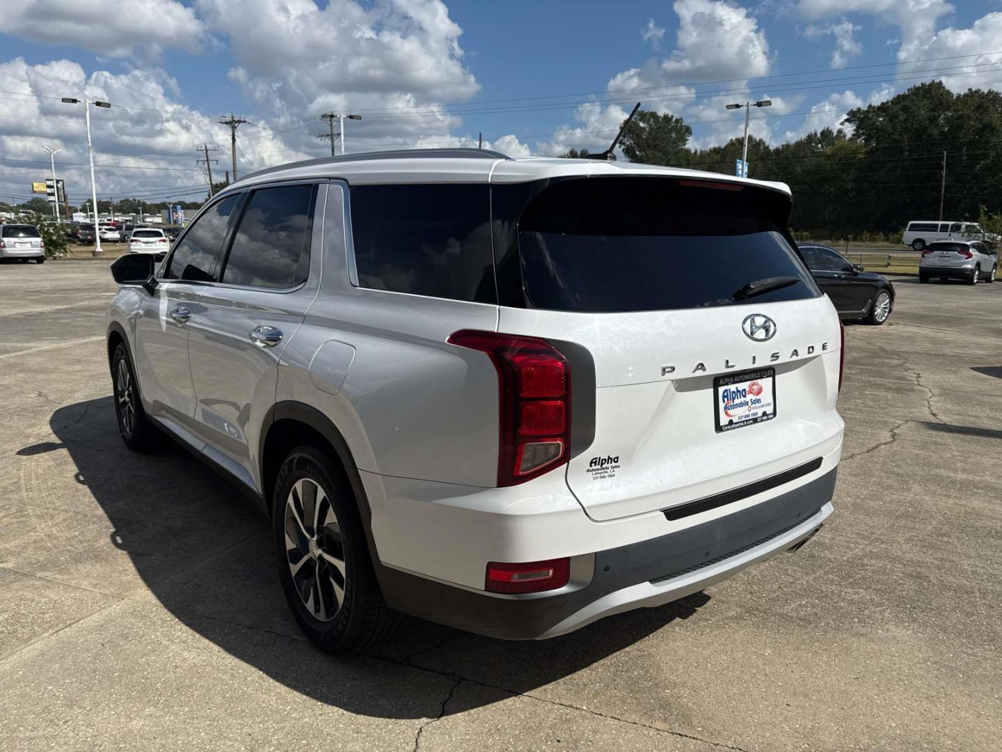 2020 Cream White /Black Hyundai Palisade SEL FWD (KM8R24HE4LU) , Automatic transmission, located at 6904 Johnston St., Lafayette, LA, 70503, (337) 988-1960, 30.143589, -92.100601 - Photo#3