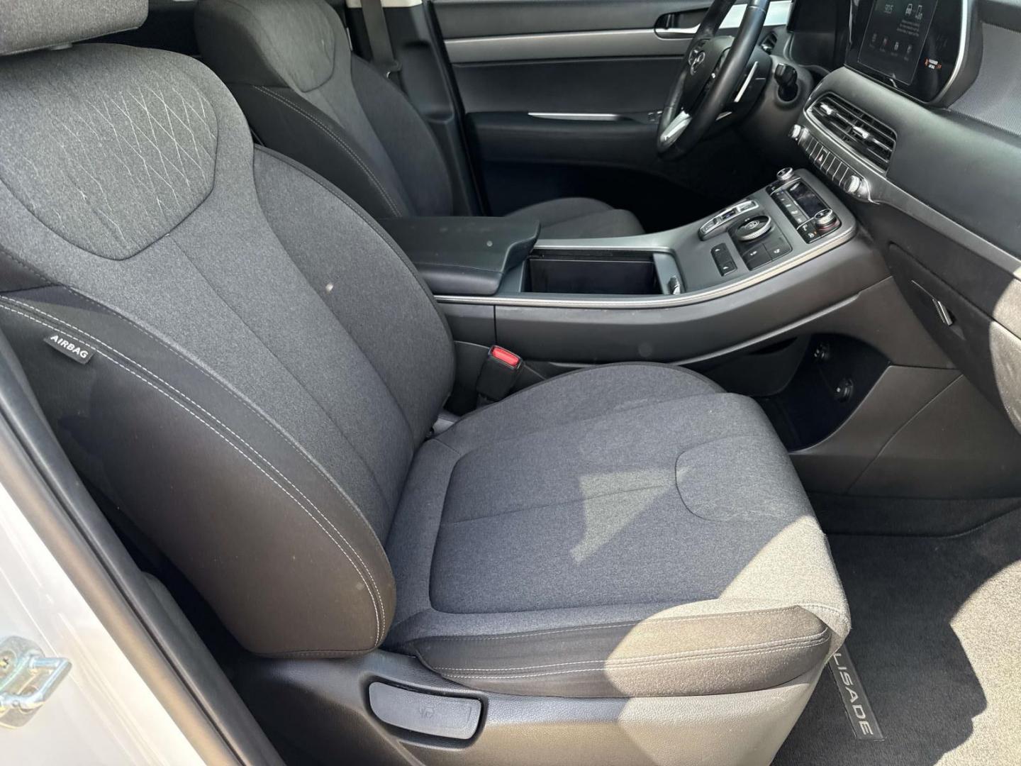 2020 Cream White /Black Hyundai Palisade SEL FWD (KM8R24HE4LU) , Automatic transmission, located at 6904 Johnston St., Lafayette, LA, 70503, (337) 988-1960, 30.143589, -92.100601 - Photo#8