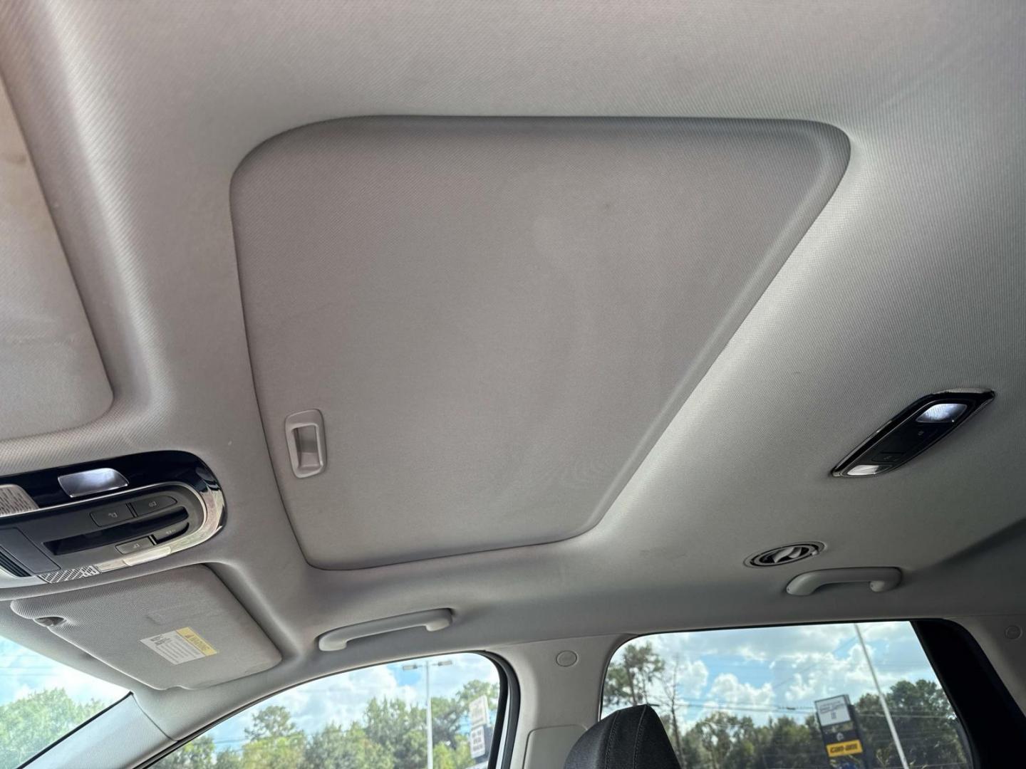 2020 Cream White /Black Hyundai Palisade SEL FWD (KM8R24HE4LU) , Automatic transmission, located at 6904 Johnston St., Lafayette, LA, 70503, (337) 988-1960, 30.143589, -92.100601 - Photo#17