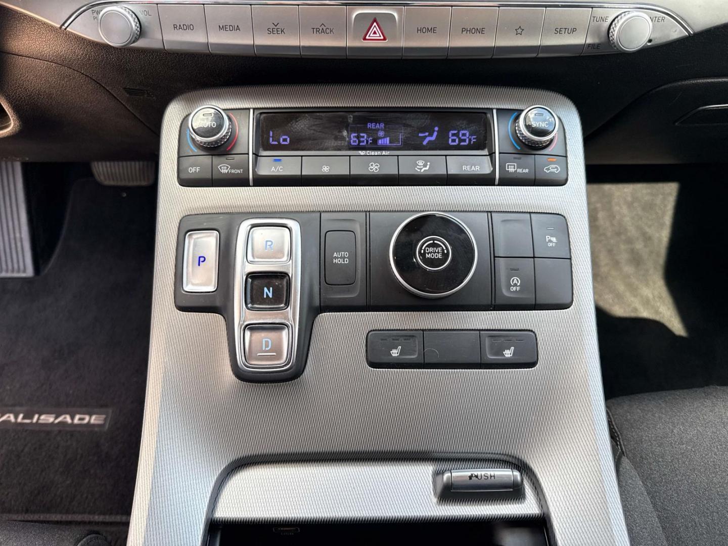 2020 Cream White /Black Hyundai Palisade SEL FWD (KM8R24HE4LU) , Automatic transmission, located at 6904 Johnston St., Lafayette, LA, 70503, (337) 988-1960, 30.143589, -92.100601 - Photo#25