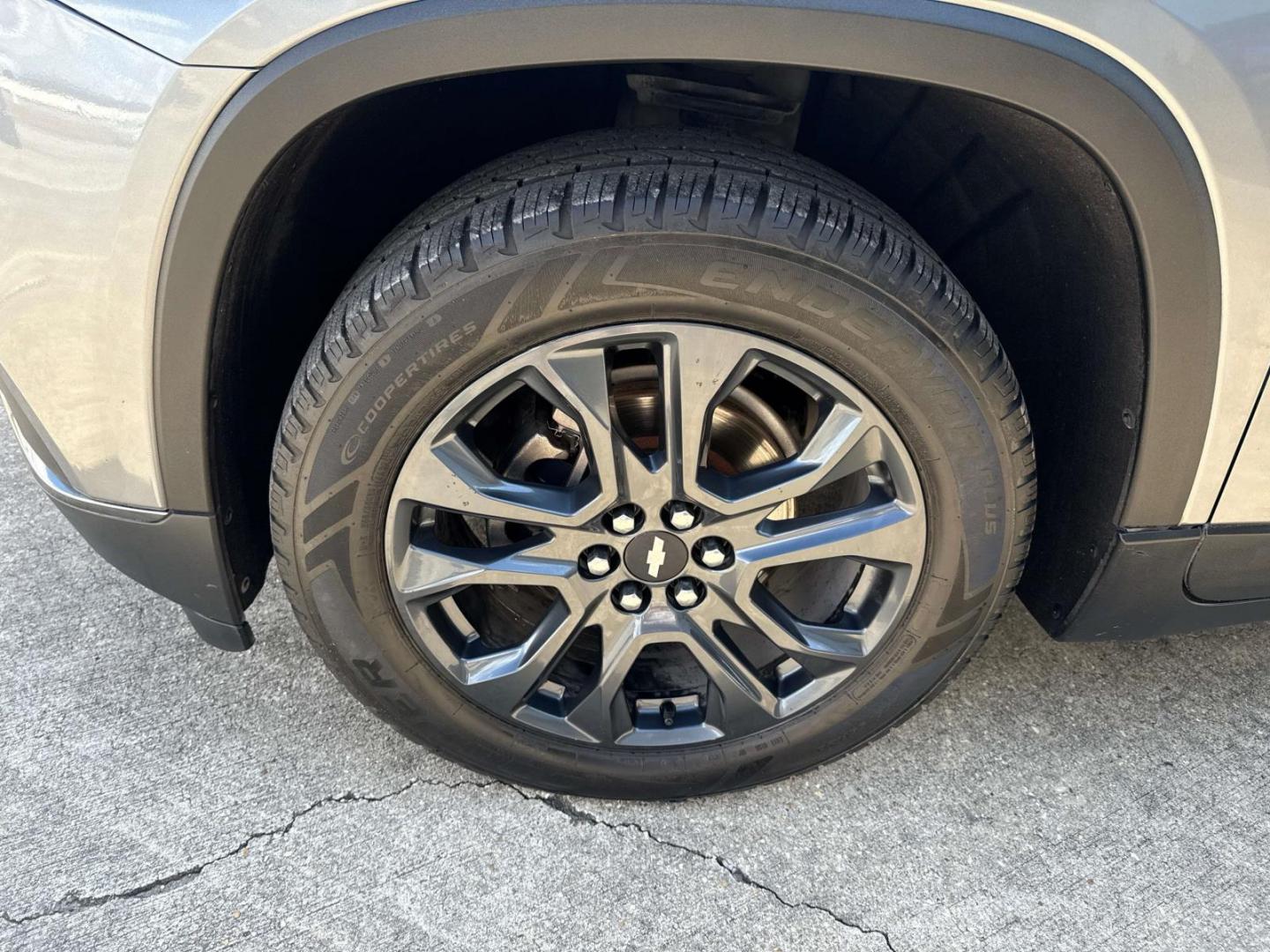 2020 Satin Steel Metallic /Jet Black Chevrolet Traverse FWD 4dr RS (1GNERJKW0LJ) , Automatic transmission, located at 6904 Johnston St., Lafayette, LA, 70503, (337) 988-1960, 30.143589, -92.100601 - Photo#3