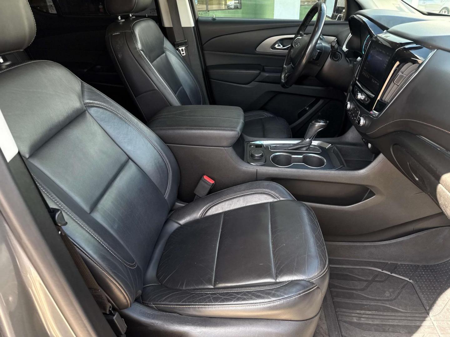 2020 Satin Steel Metallic /Jet Black Chevrolet Traverse FWD 4dr RS (1GNERJKW0LJ) , Automatic transmission, located at 6904 Johnston St., Lafayette, LA, 70503, (337) 988-1960, 30.143589, -92.100601 - Photo#9