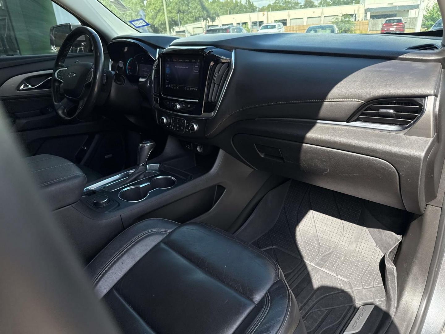 2020 Satin Steel Metallic /Jet Black Chevrolet Traverse FWD 4dr RS (1GNERJKW0LJ) , Automatic transmission, located at 6904 Johnston St., Lafayette, LA, 70503, (337) 988-1960, 30.143589, -92.100601 - Photo#11