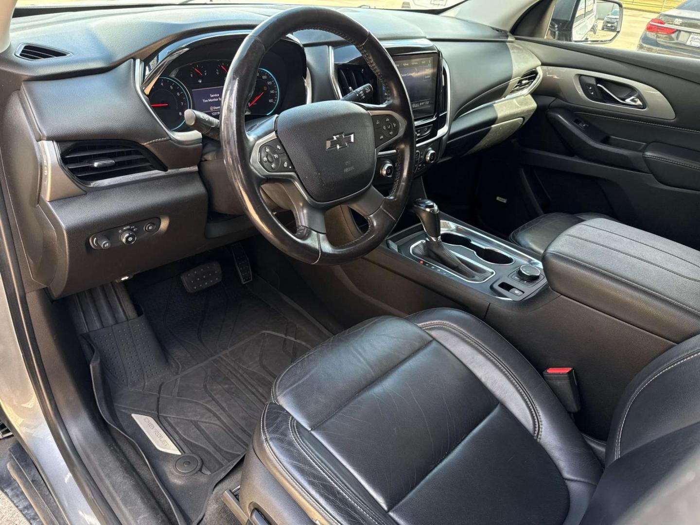2020 Satin Steel Metallic /Jet Black Chevrolet Traverse FWD 4dr RS (1GNERJKW0LJ) , Automatic transmission, located at 6904 Johnston St., Lafayette, LA, 70503, (337) 988-1960, 30.143589, -92.100601 - Photo#18