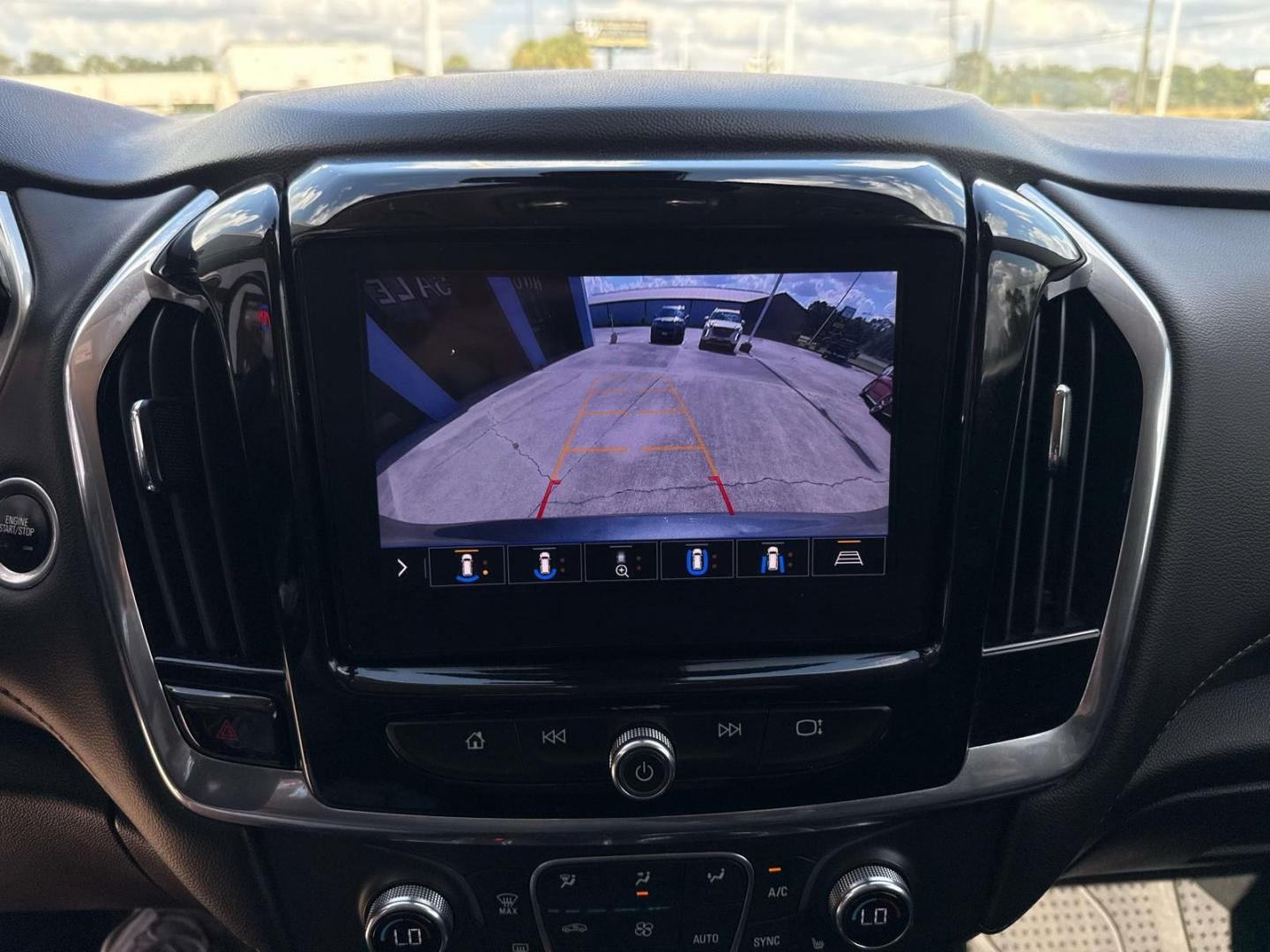 2020 Satin Steel Metallic /Jet Black Chevrolet Traverse FWD 4dr RS (1GNERJKW0LJ) , Automatic transmission, located at 6904 Johnston St., Lafayette, LA, 70503, (337) 988-1960, 30.143589, -92.100601 - Photo#27