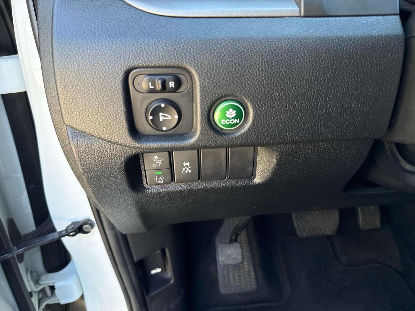 2020 Platinum White Pearl /Black Honda Pilot EX 2WD (5FNYF5H38LB) , Automatic transmission, located at 6904 Johnston St., Lafayette, LA, 70503, (337) 988-1960, 30.143589, -92.100601 - Photo#20