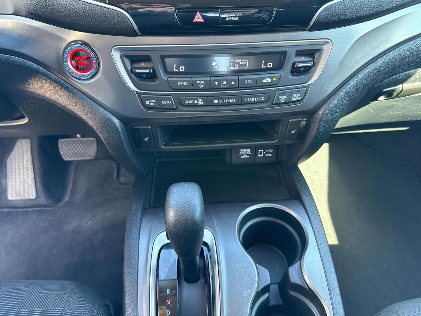 2020 Platinum White Pearl /Black Honda Pilot EX 2WD (5FNYF5H38LB) , Automatic transmission, located at 6904 Johnston St., Lafayette, LA, 70503, (337) 988-1960, 30.143589, -92.100601 - Photo#26