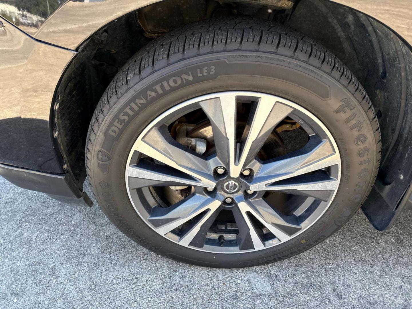 2019 Pearl White Tricoat /Almond Nissan Pathfinder FWD Platinum (5N1DR2MN8KC) , Automatic transmission, located at 6904 Johnston St., Lafayette, LA, 70503, (337) 988-1960, 30.143589, -92.100601 - Photo#3