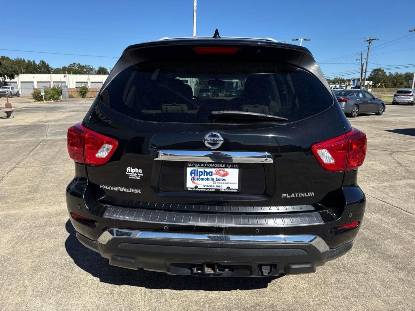 2019 Pearl White Tricoat /Almond Nissan Pathfinder FWD Platinum (5N1DR2MN8KC) , Automatic transmission, located at 6904 Johnston St., Lafayette, LA, 70503, (337) 988-1960, 30.143589, -92.100601 - Photo#5