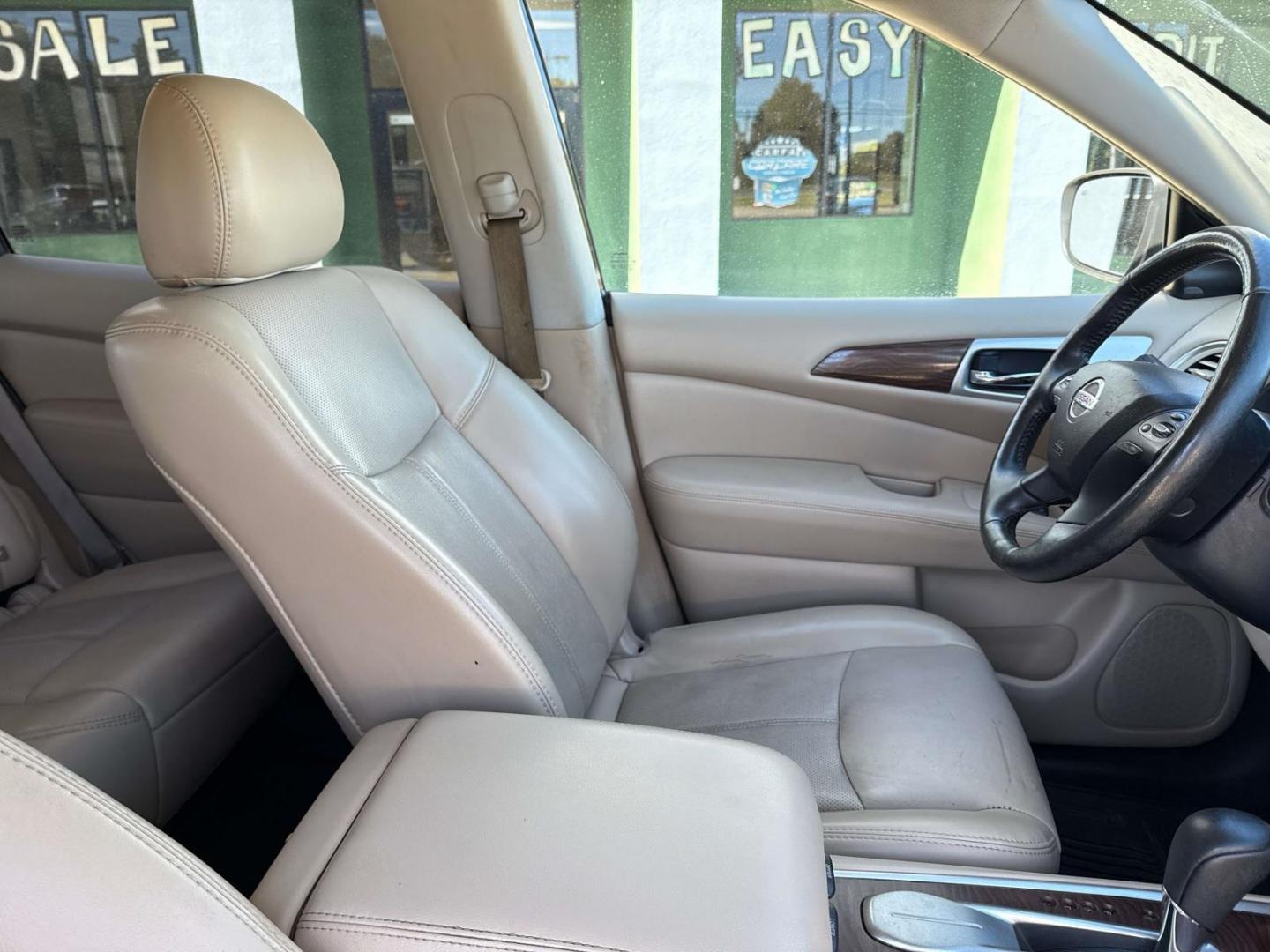 2019 Pearl White Tricoat /Almond Nissan Pathfinder FWD Platinum (5N1DR2MN8KC) , Automatic transmission, located at 6904 Johnston St., Lafayette, LA, 70503, (337) 988-1960, 30.143589, -92.100601 - Photo#8