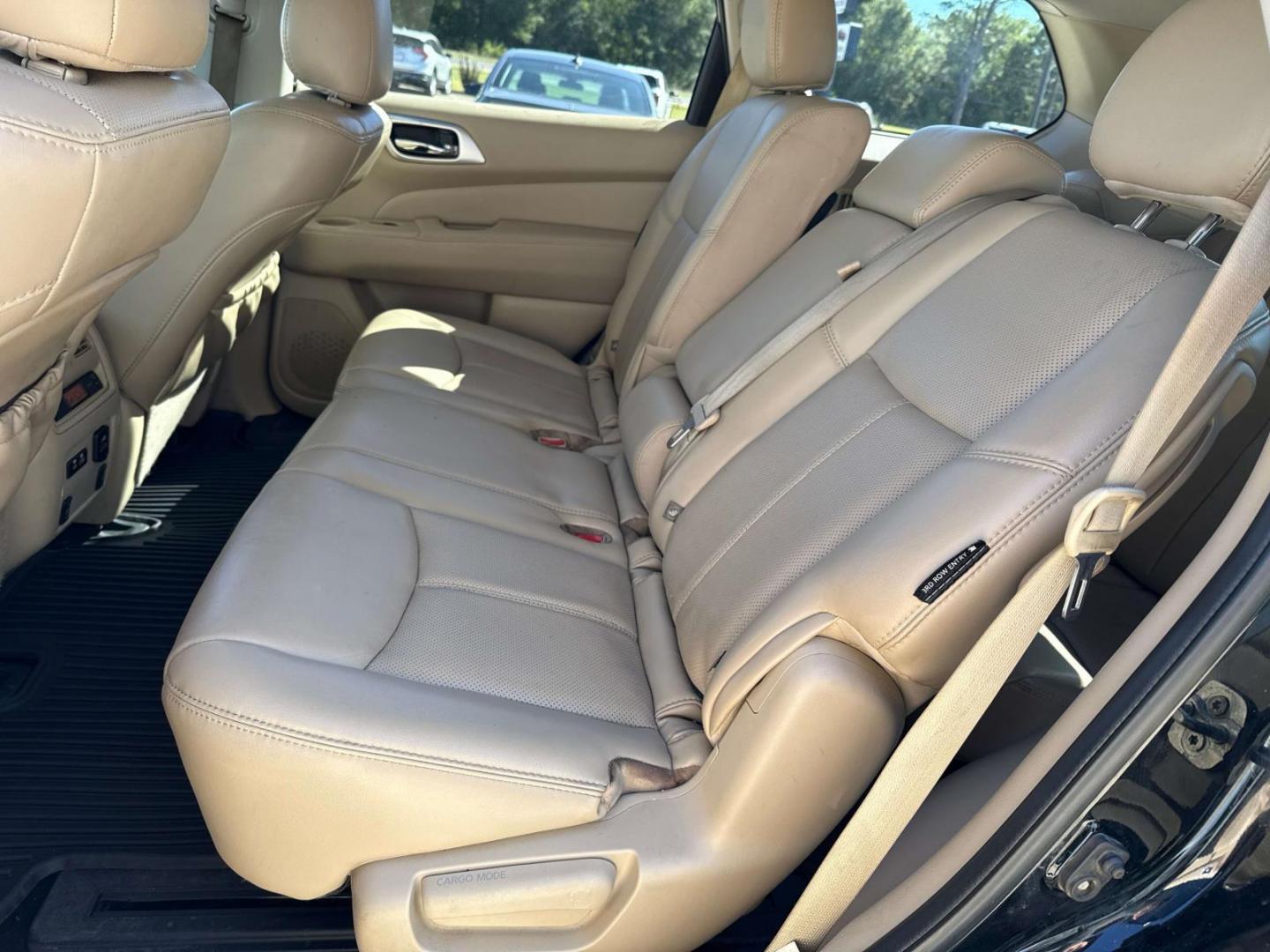 2019 Pearl White Tricoat /Almond Nissan Pathfinder FWD Platinum (5N1DR2MN8KC) , Automatic transmission, located at 6904 Johnston St., Lafayette, LA, 70503, (337) 988-1960, 30.143589, -92.100601 - Photo#13