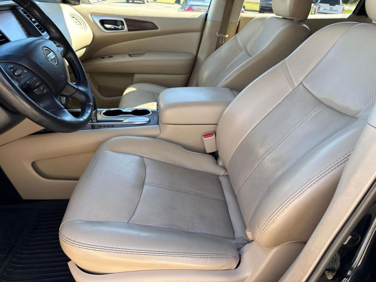 2019 Pearl White Tricoat /Almond Nissan Pathfinder FWD Platinum (5N1DR2MN8KC) , Automatic transmission, located at 6904 Johnston St., Lafayette, LA, 70503, (337) 988-1960, 30.143589, -92.100601 - Photo#15