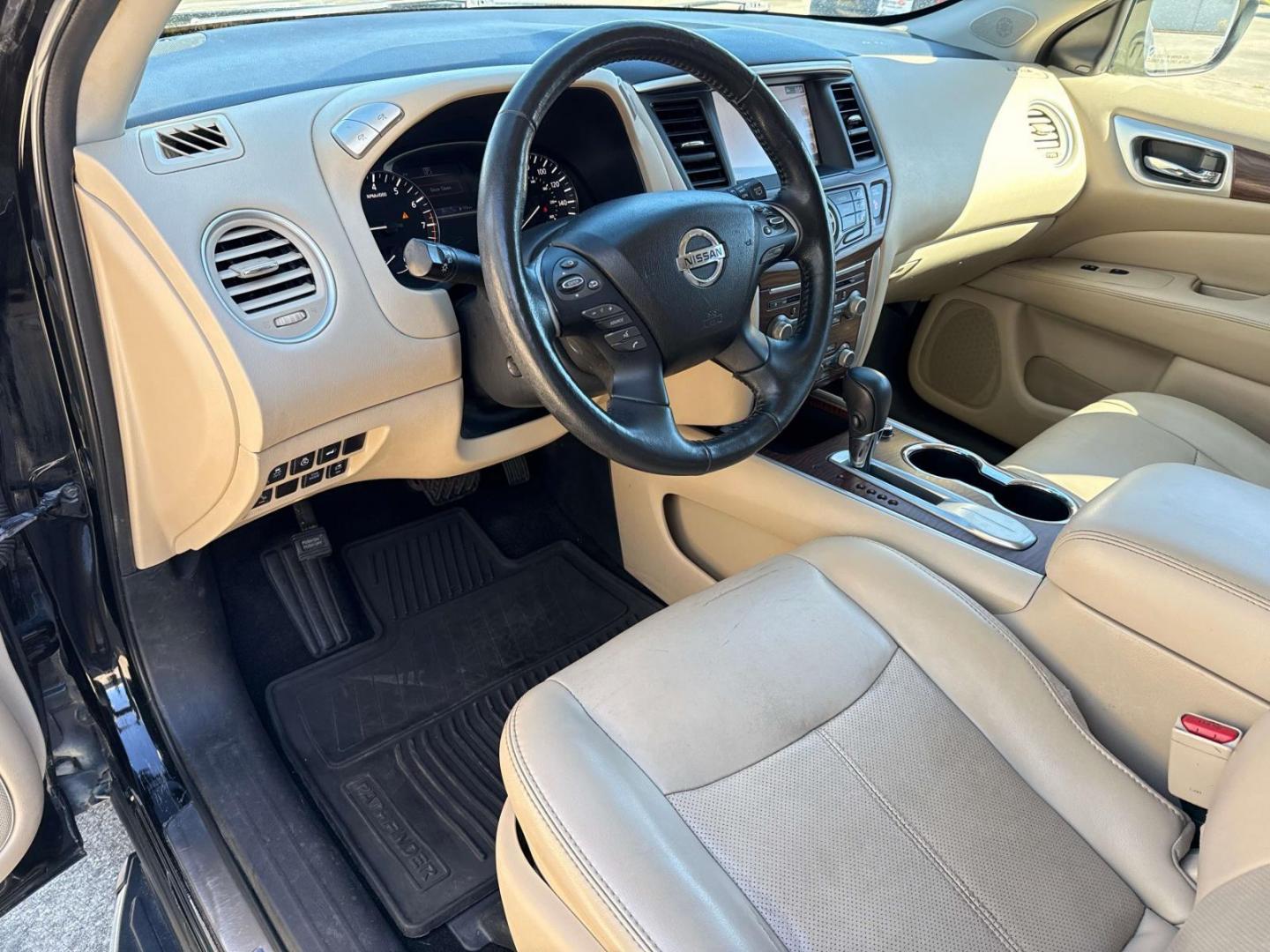 2019 Pearl White Tricoat /Almond Nissan Pathfinder FWD Platinum (5N1DR2MN8KC) , Automatic transmission, located at 6904 Johnston St., Lafayette, LA, 70503, (337) 988-1960, 30.143589, -92.100601 - Photo#19