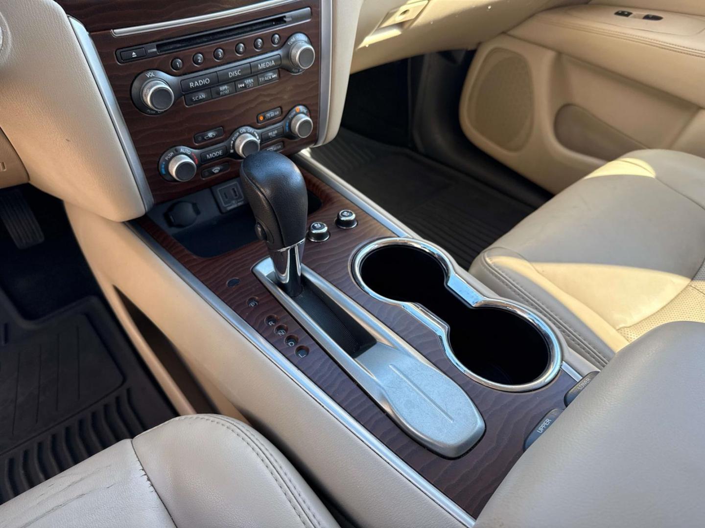 2019 Pearl White Tricoat /Almond Nissan Pathfinder FWD Platinum (5N1DR2MN8KC) , Automatic transmission, located at 6904 Johnston St., Lafayette, LA, 70503, (337) 988-1960, 30.143589, -92.100601 - Photo#27