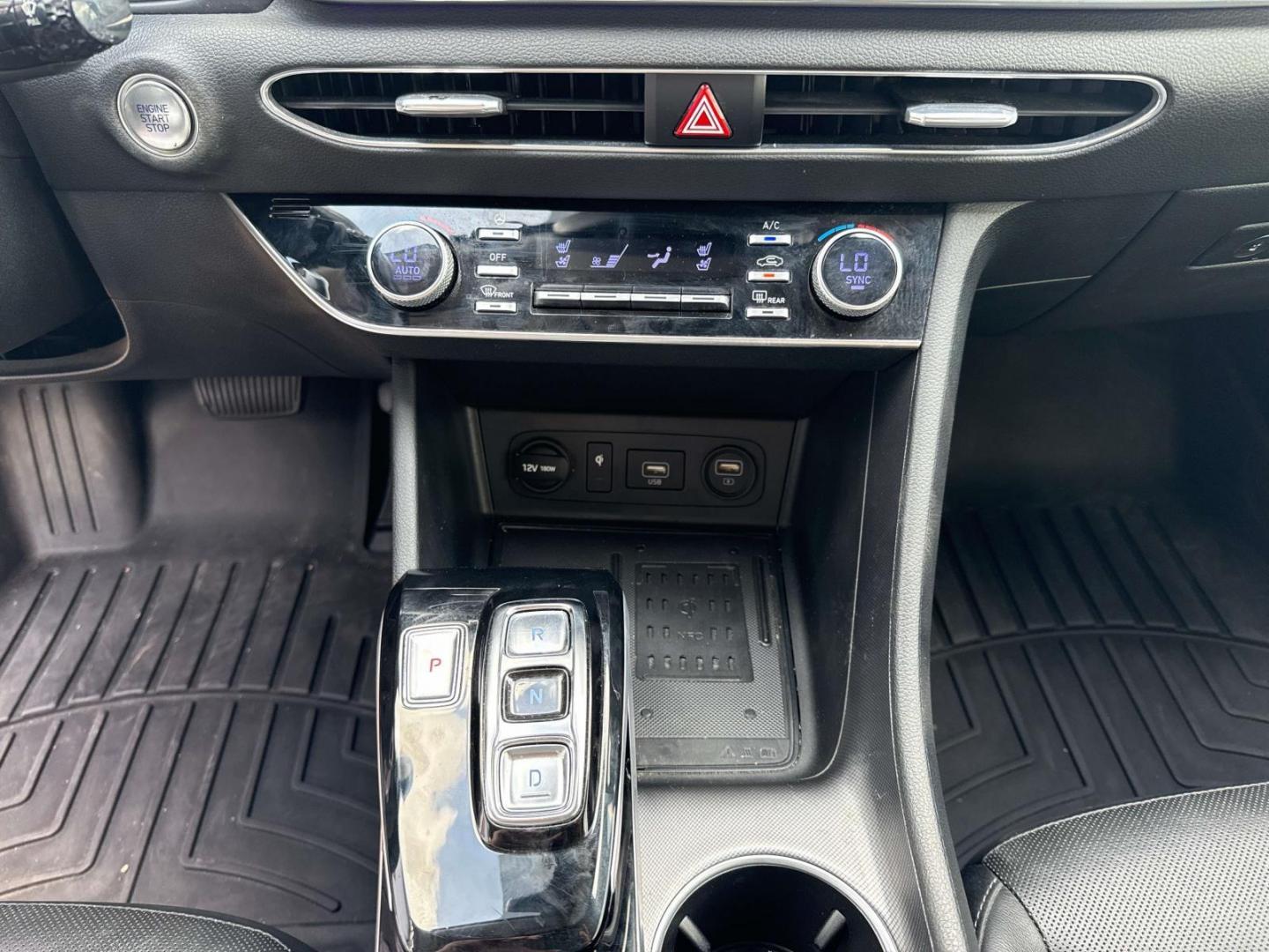 2020 Calypso Red /Black Hyundai Sonata Limited 1.6T (5NPEH4J20LH) , Automatic transmission, located at 6904 Johnston St., Lafayette, LA, 70503, (337) 988-1960, 30.143589, -92.100601 - Photo#27