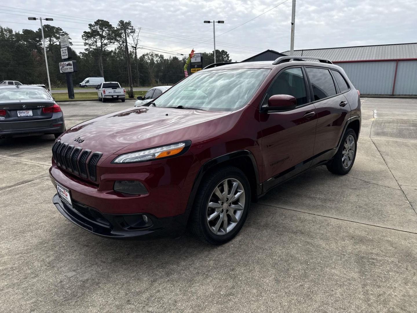 2018 Velvet Red Pearlcoat /Black Jeep Cherokee Latitude Tech Connect FWD (1C4PJLCB8JD) , Automatic transmission, located at 6904 Johnston St., Lafayette, LA, 70503, (337) 988-1960, 30.143589, -92.100601 - Photo#2