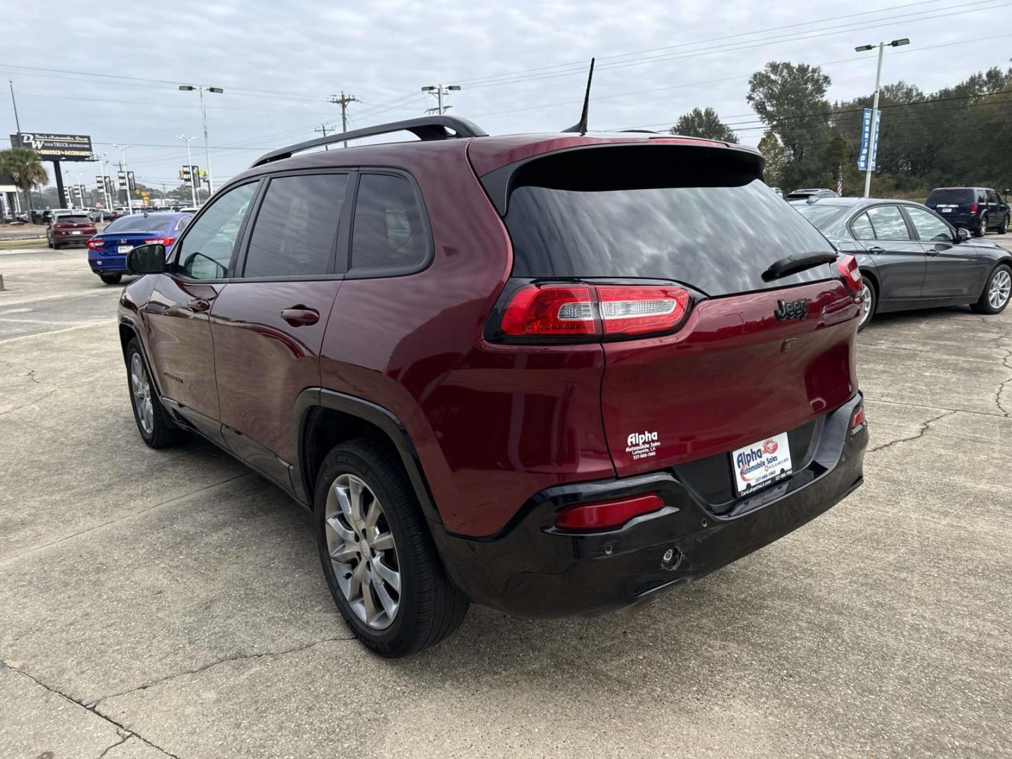 2018 Velvet Red Pearlcoat /Black Jeep Cherokee Latitude Tech Connect FWD (1C4PJLCB8JD) , Automatic transmission, located at 6904 Johnston St., Lafayette, LA, 70503, (337) 988-1960, 30.143589, -92.100601 - Photo#4