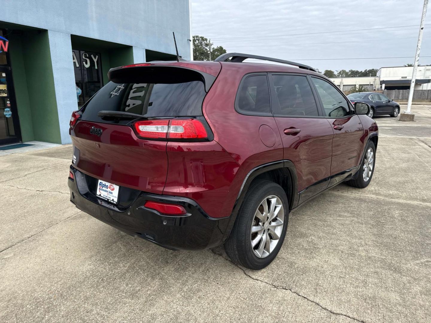 2018 Velvet Red Pearlcoat /Black Jeep Cherokee Latitude Tech Connect FWD (1C4PJLCB8JD) , Automatic transmission, located at 6904 Johnston St., Lafayette, LA, 70503, (337) 988-1960, 30.143589, -92.100601 - Photo#6